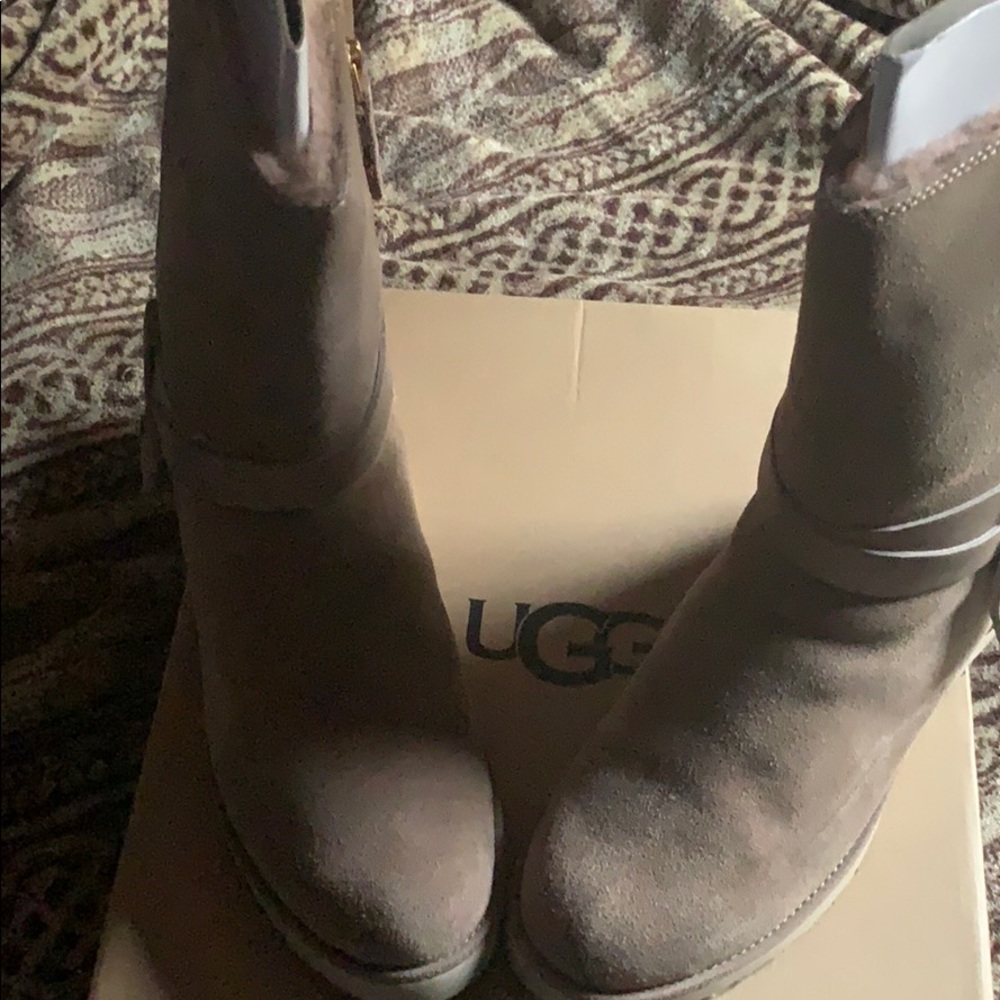 Ugg Boots Authentic - image 3